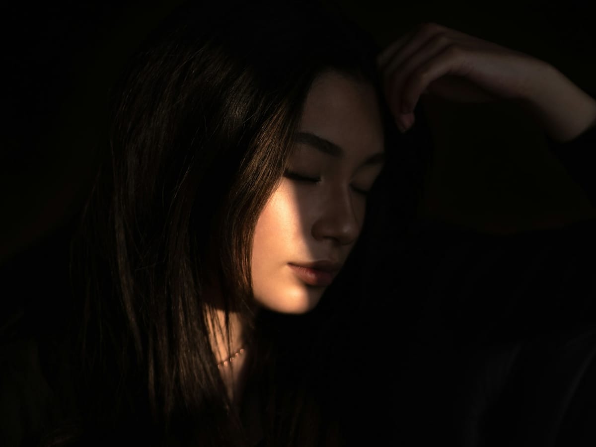 Woman with smooth skin representing natural rejuvenation from Fotona 4D multi step laser treatment.